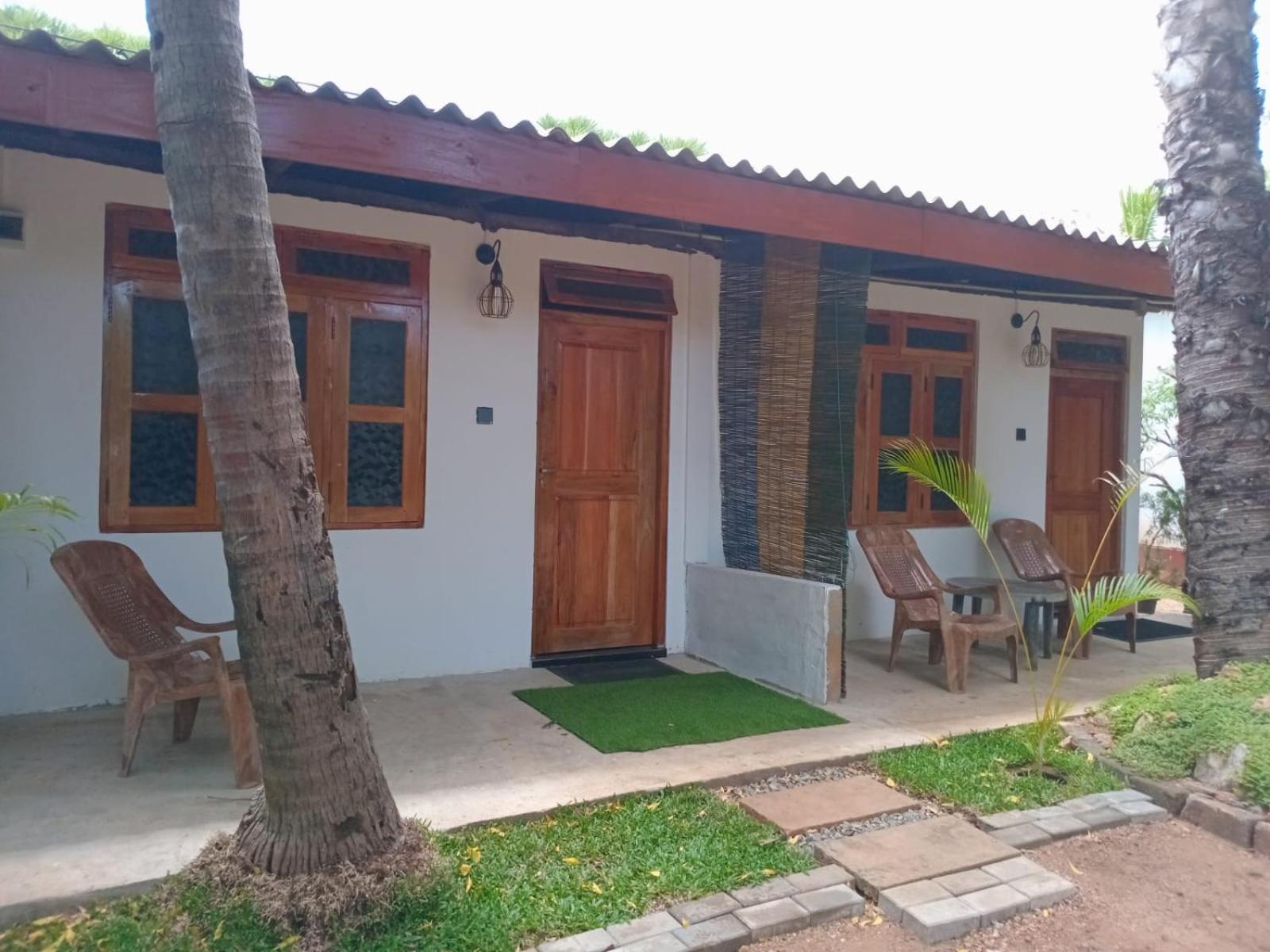 Amila Guest Trincomalee Exterior foto