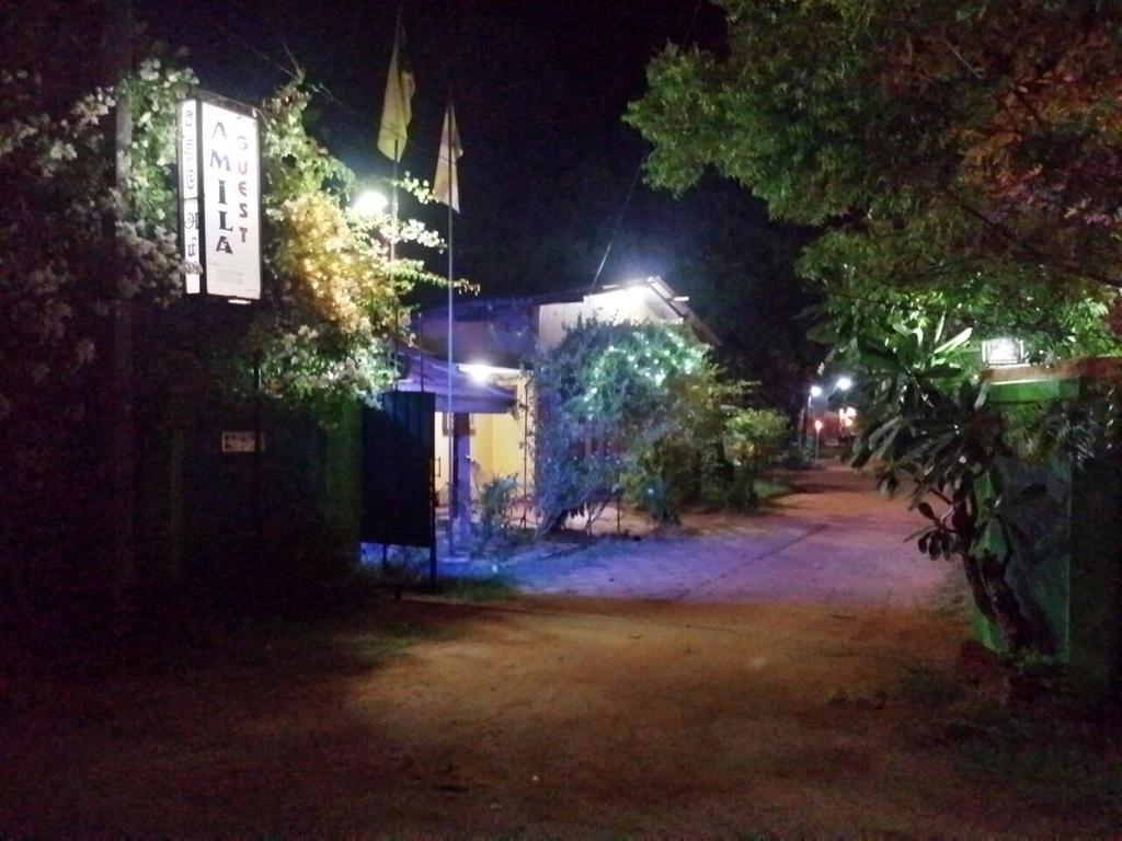 Amila Guest Trincomalee Exterior foto