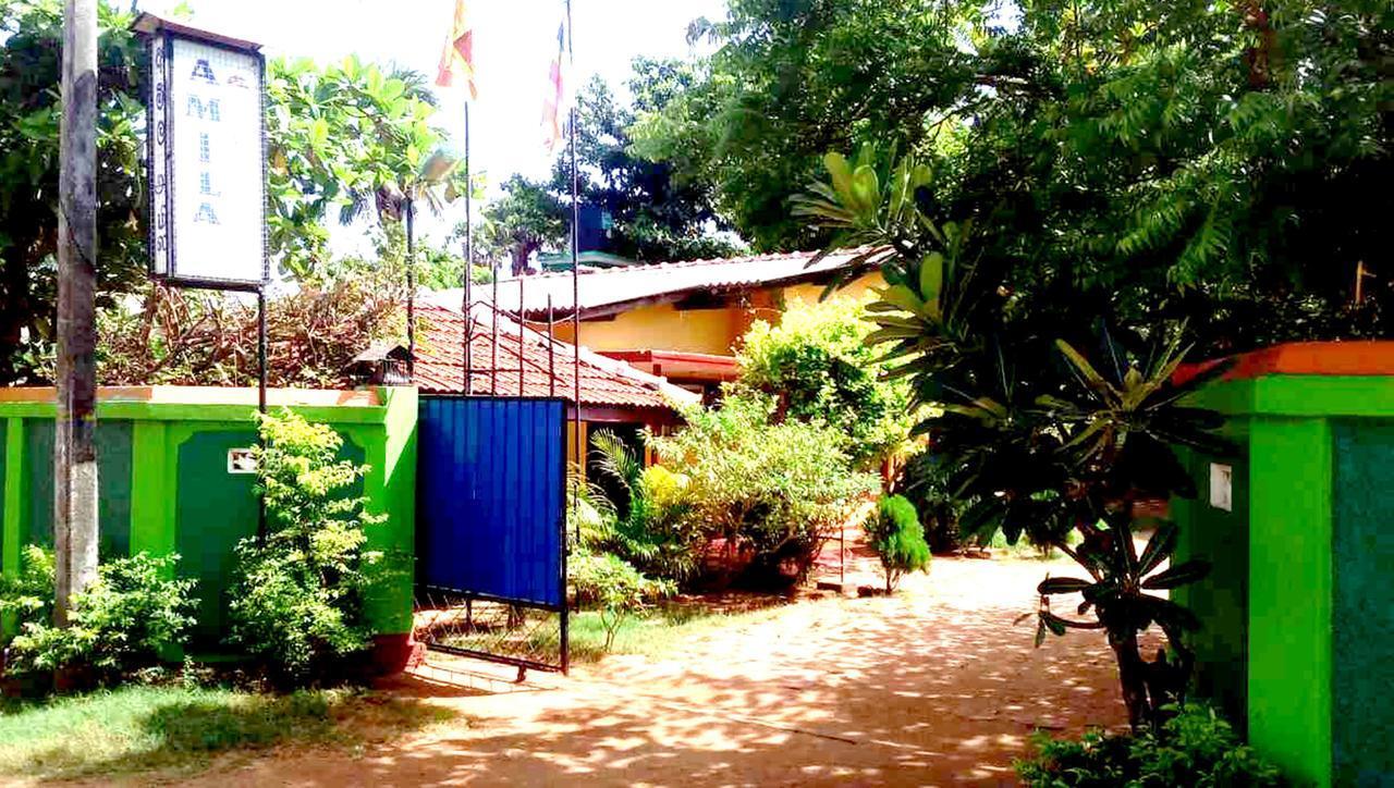 Amila Guest Trincomalee Exterior foto